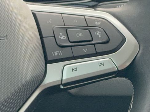 Certified 2023 Volkswagen Taos SE w/ Panoramic Sunroof Package FWD image 19