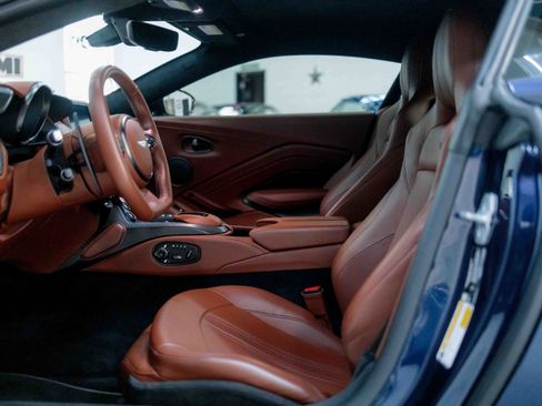 Used 2020 Aston Martin V8 Vantage Coupe image 42