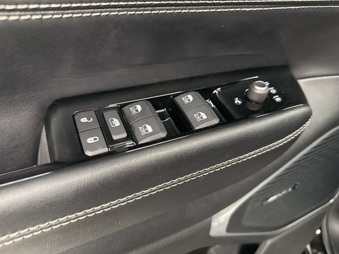 New 2025 Jeep Wagoneer L Series II w/ Convenience Group I image 18