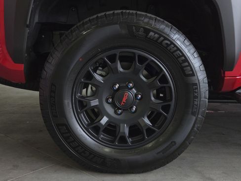 New 2025 Toyota 4Runner TRD Off-Road Premium image 4