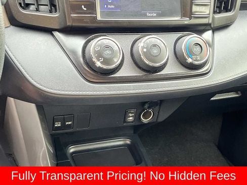 Used 2016 Toyota RAV4 LE FWD image 29