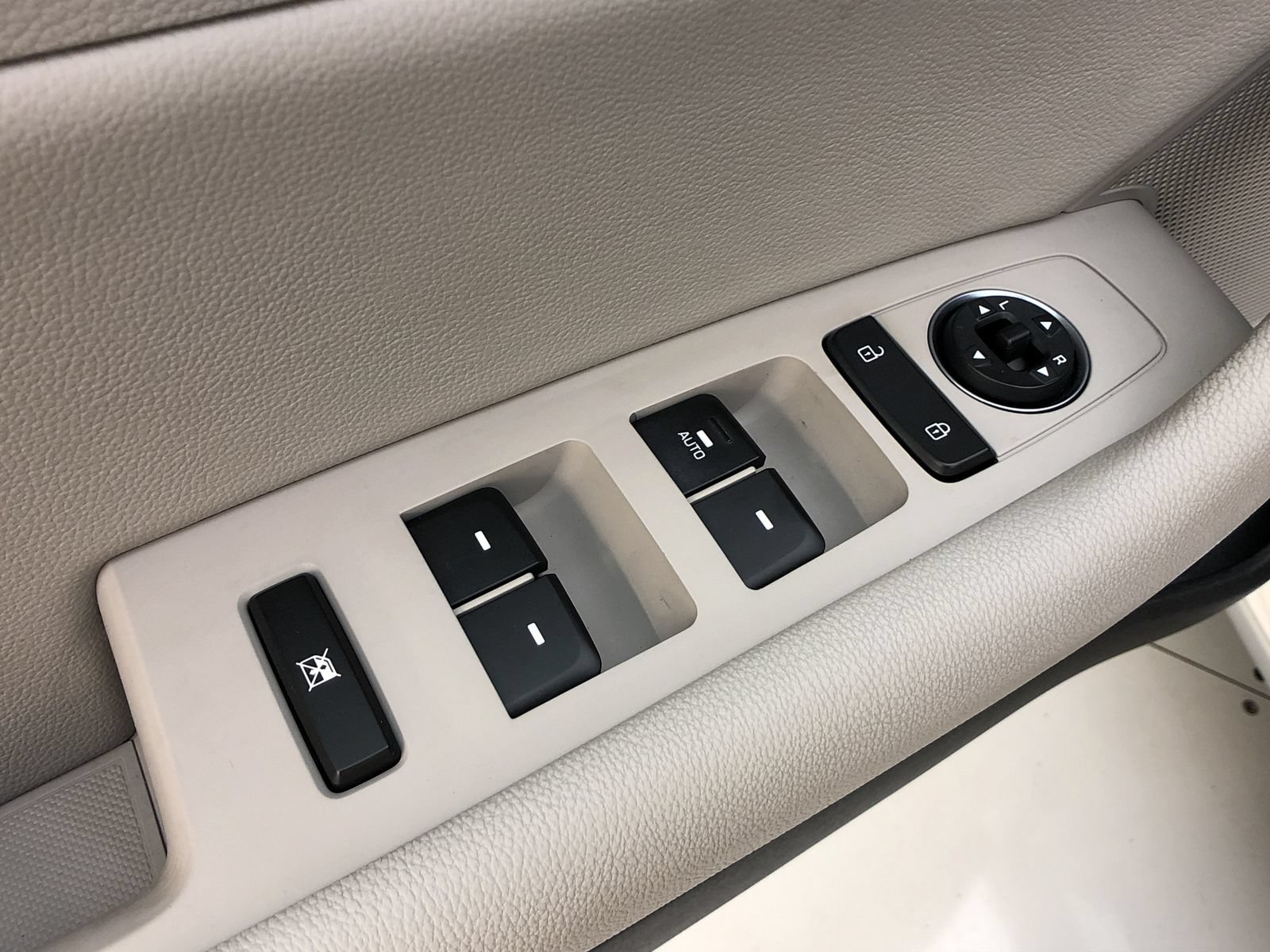 Used 2017 Hyundai Sonata Sport w/ Value Edition Package 02 FWD image 4