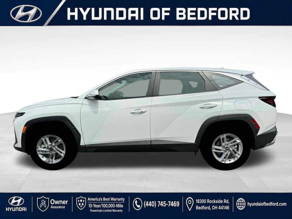 Used 2025 Hyundai Tucson SE AWD/4WD image 3