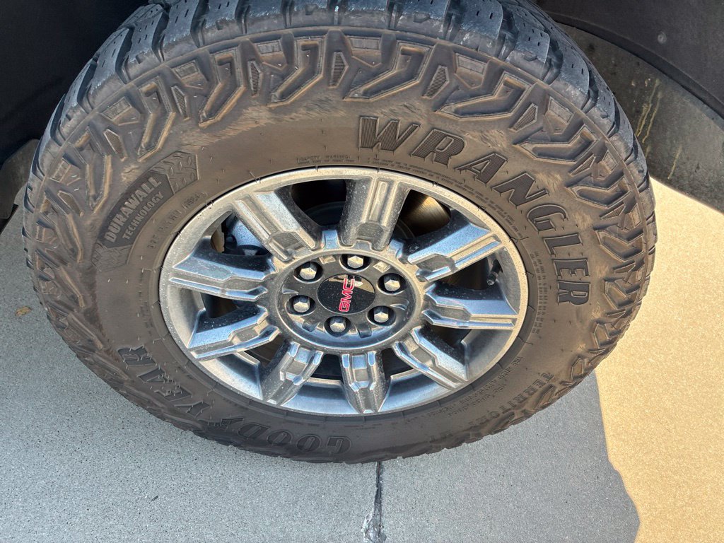 Used 2024 GMC Sierra 1500 AT4X AWD/4WD image 7