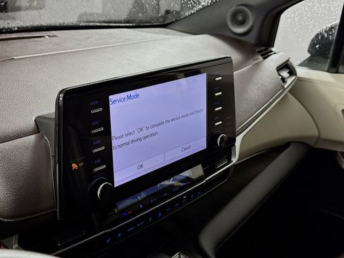 Certified 2023 Toyota Sienna Platinum AWD/4WD image 12
