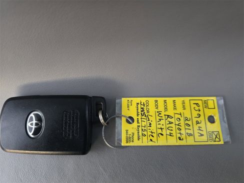 Used 2018 Toyota RAV4 Limited image 25