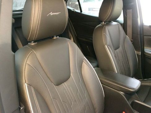 Used 2025 Buick Encore GX Avenir w/ Avenir Technology Package AWD/4WD image 10