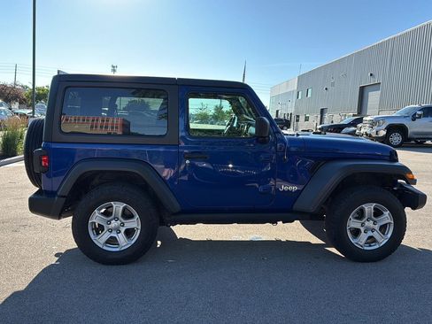 Used 2020 Jeep Wrangler Sport AWD/4WD image 2