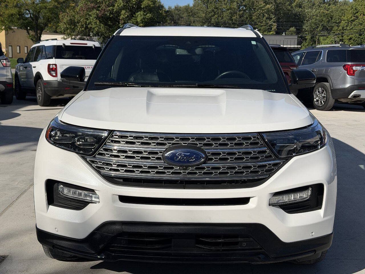 Used 2020 Ford Explorer Limited AWD/4WD image 2
