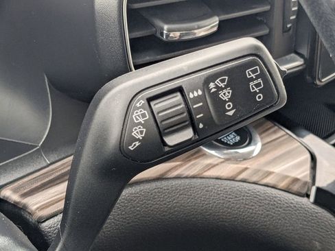 Used 2022 Ford Explorer Limited w/ Equipment Group 301A image 27