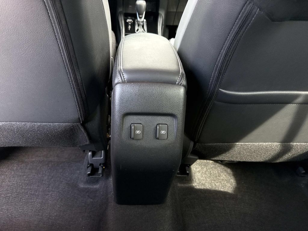 Used 2024 Nissan Kicks SR w/ SR Premium Package FWD image 19