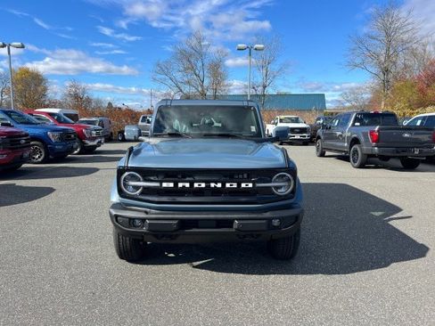 New 2025 Ford Bronco Outer Banks image 2