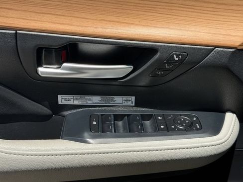 Certified 2025 Toyota Grand Highlander FWD image 25