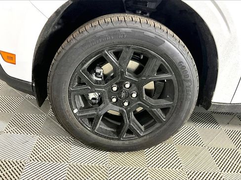 New 2025 Ford Maverick Lariat w/ Black Appearance Package image 11