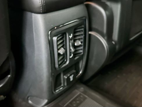 Used 2019 Jeep Grand Cherokee Altitude image 24