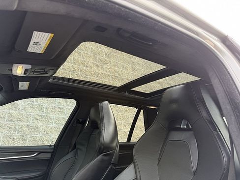 Used 2017 BMW X5 M AWD/4WD image 17