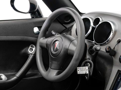 Used 2006 Pontiac Solstice Convertible w/ Power Package RWD image 14