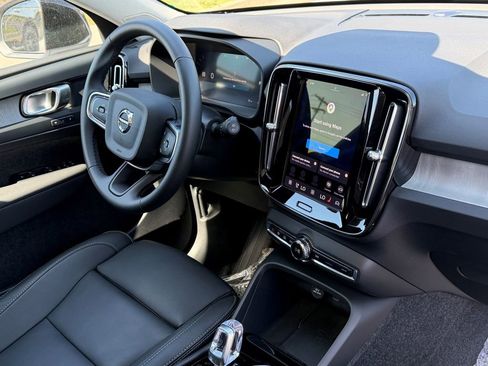 Used 2026 Volvo XC40 B5 Plus w/ Protection Package Premier AWD/4WD image 12