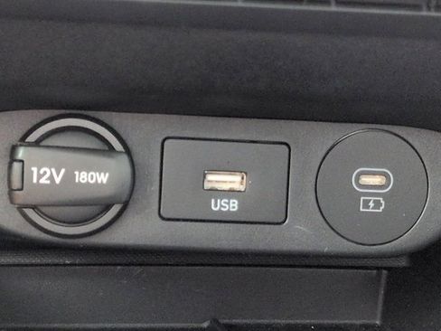 Certified 2024 Hyundai Elantra Limited FWD image 22