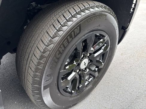 Used 2025 Chevrolet Silverado 1500 RST image 30