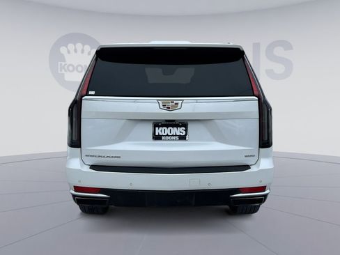 Used 2023 Cadillac Escalade ESV Premium Luxury image 5