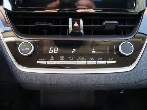 Used 2024 Toyota Corolla LE image 23