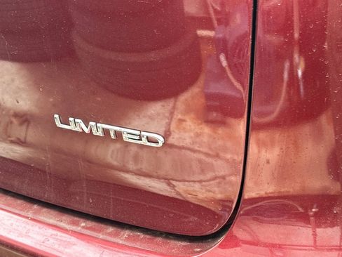 Used 2018 Chrysler Pacifica Limited FWD image 10