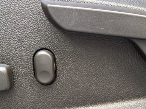 Used 2016 Chevrolet Colorado LT w/ Luxury Package, Chrome image 25