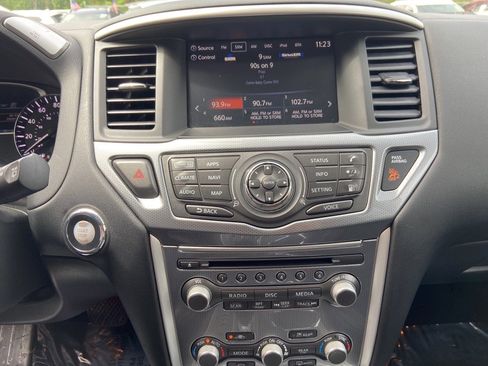 Used 2019 Nissan Pathfinder SL w/ SL Premium Package image 15