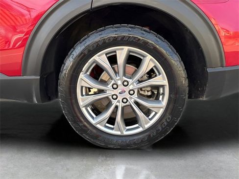 Used 2021 Ford Explorer XLT w/ Equipment Group 202A image 9