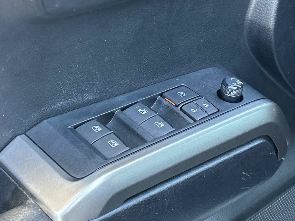 Used 2021 Toyota Tacoma SR5 RWD image 18