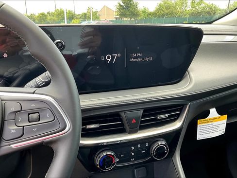 Used 2025 Buick Encore GX Sport Touring w/ Advanced Technology Package image 6