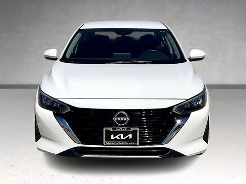 Used 2025 Nissan Sentra SV image 6