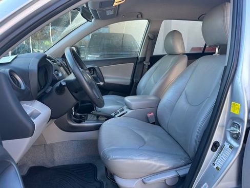 Used 2011 Toyota RAV4 2WD image 12