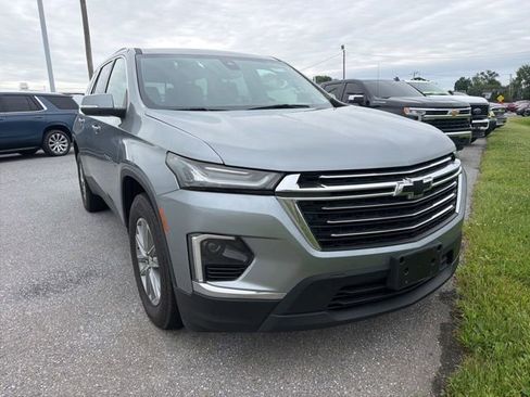 Used 2023 Chevrolet Traverse LT AWD/4WD image 1