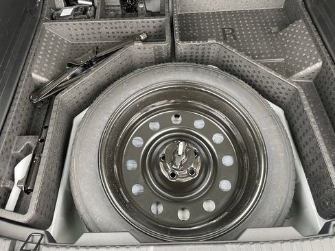 Used 2023 Ford Edge SEL image 34