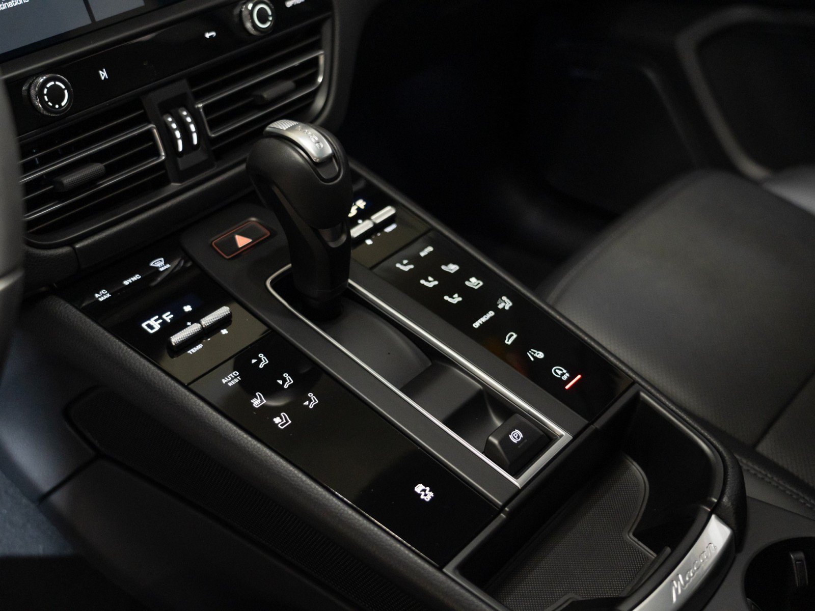 Certified 2026 Porsche Macan AWD/4WD image 20