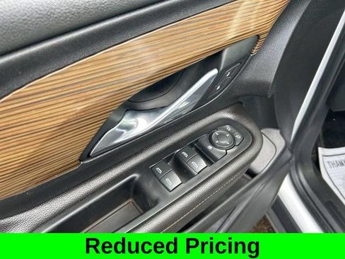 Used 2020 GMC Terrain SLE w/ Driver Convenience Package AWD/4WD image 13
