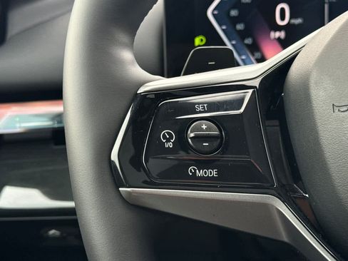 Used 2025 BMW 540i xDrive image 25