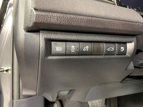 Used 2025 Toyota Camry LE image 18