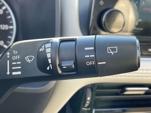 Used 2023 Nissan Rogue SL w/ SL Premium Package image 26