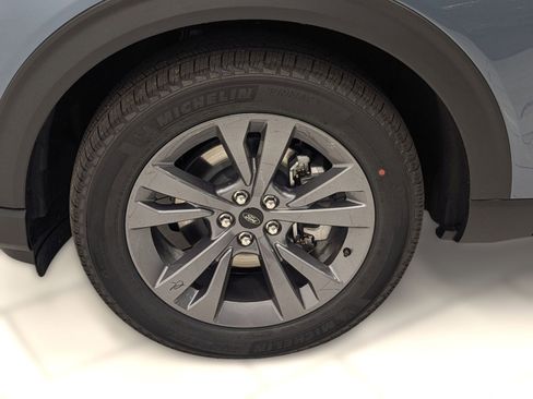 New 2026 Ford Explorer Active w/ Active Comfort Package image 9