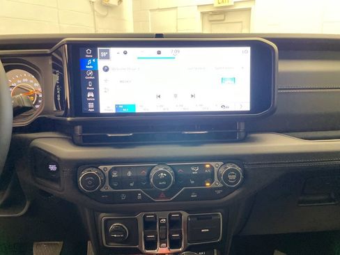 New 2026 Jeep Gladiator Mojave image 12