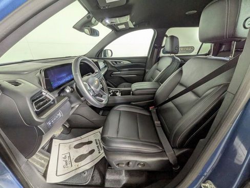 Certified 2025 Chevrolet Traverse LT image 16