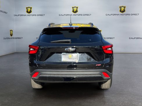 Used 2024 Chevrolet Trax RS w/ Sunroof Package FWD image 4