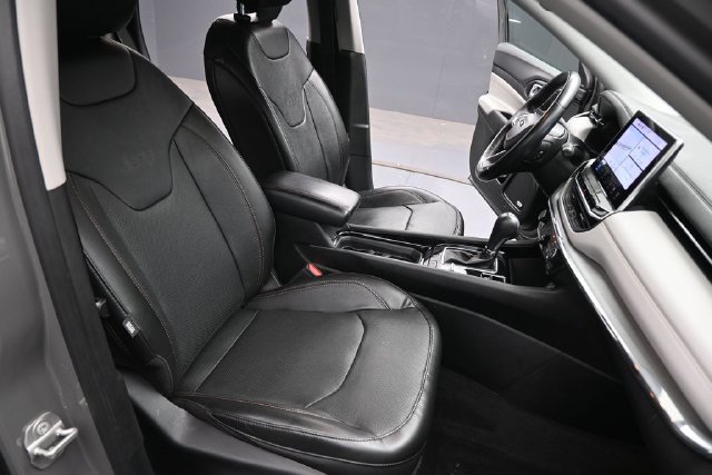 Used 2022 Jeep Compass Limited w/ Elite Group AWD/4WD image 27