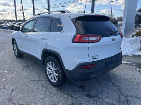 Used 2017 Jeep Cherokee Latitude w/ Cold Weather Group image 5