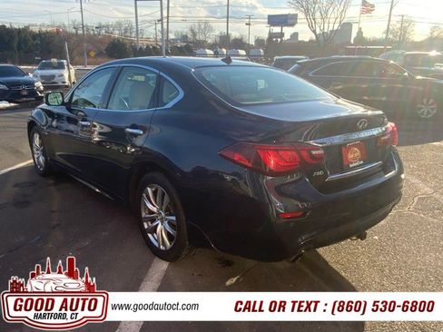 Used 2017 INFINITI Q70 5.6 image 15