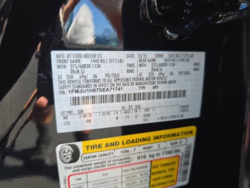 New 2025 Ford Expedition Active image 30