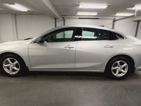 Used 2016 Chevrolet Malibu LS w/ LPO, Convenience Package 2 FWD image 5